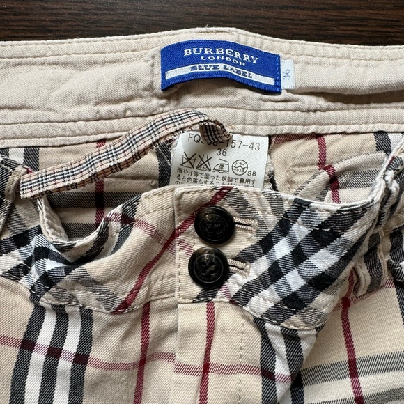 Burberry Capri Pants - Picture 2 of 5